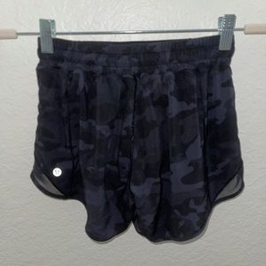 lululemon Hotty hot shorts 4”
